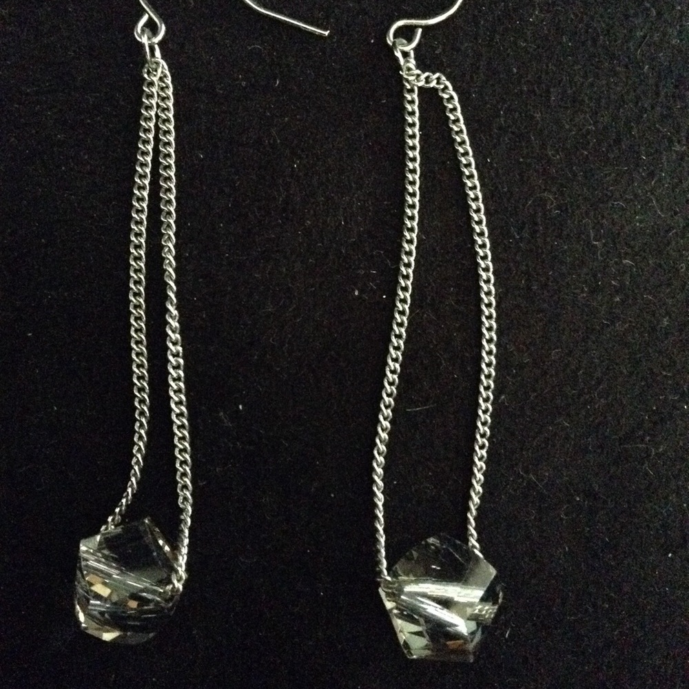 Smokey stone dangling earrings - Picture 2 of 2